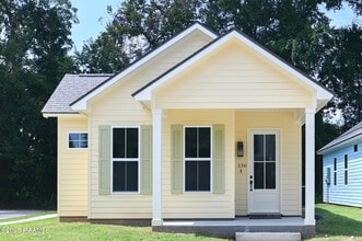 Building Photo - 136 Banister Ct