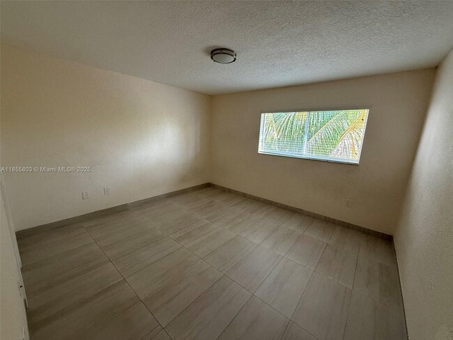 Building Photo - 2740 W 76th St