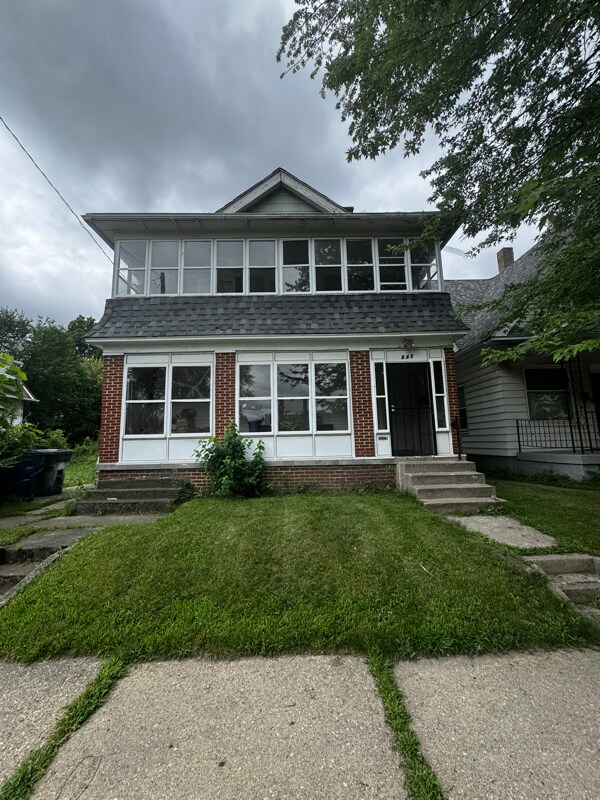 Foto principal - 645 Woodland Ave