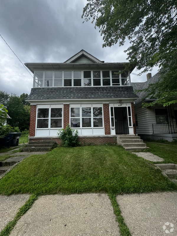Building Photo - 645 Woodland Ave