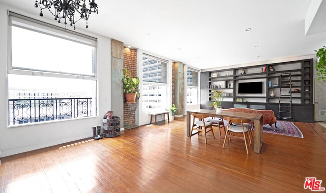 Foto del edificio - 257 S Spring St