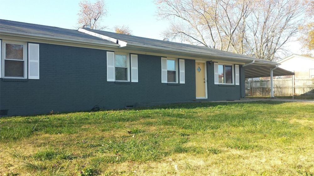 Primary Photo - 201 Vicksburg Drive - 201
