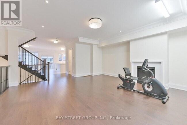 Photo du bâtiment - 384 Hwy 7