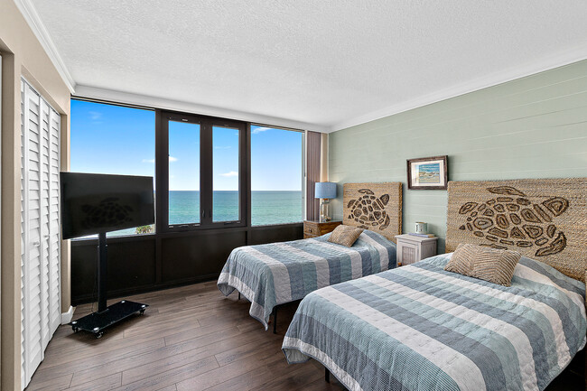 Foto del edificio - 3580 S Ocean Shore Blvd