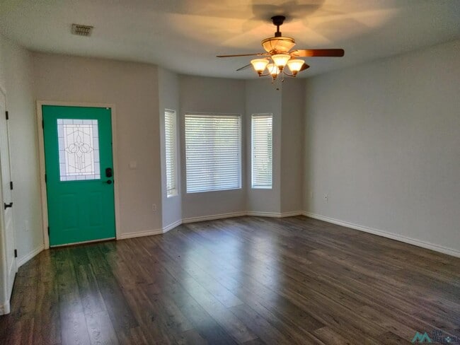 Building Photo - 2021 Hali Ln