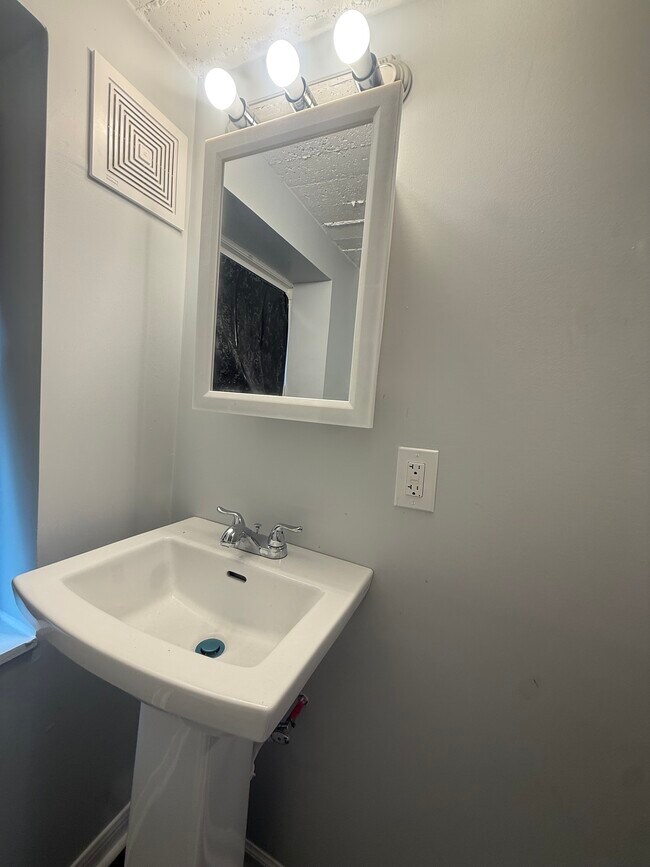 Foto del edificio - 1022 Byrd Ave