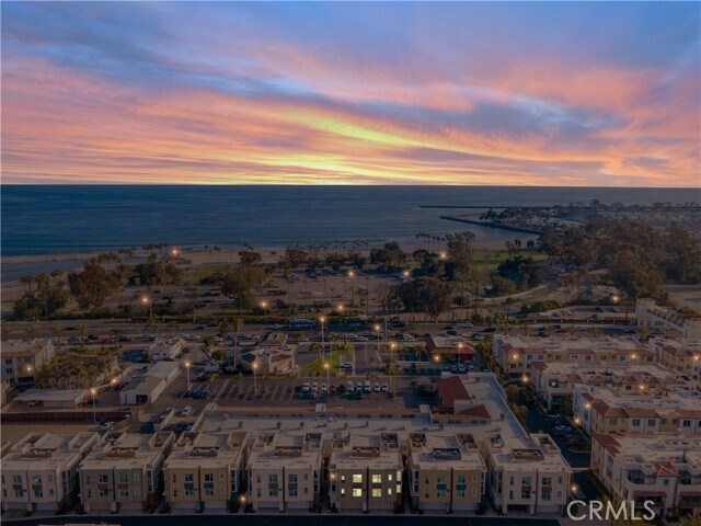 Building Photo - 2558 Doheny Way