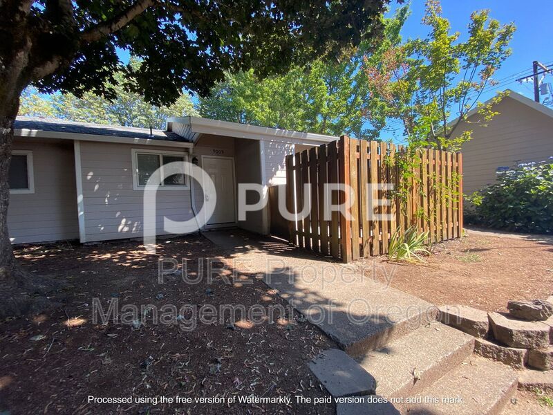Primary Photo - 9009 SE Clackamas Rd