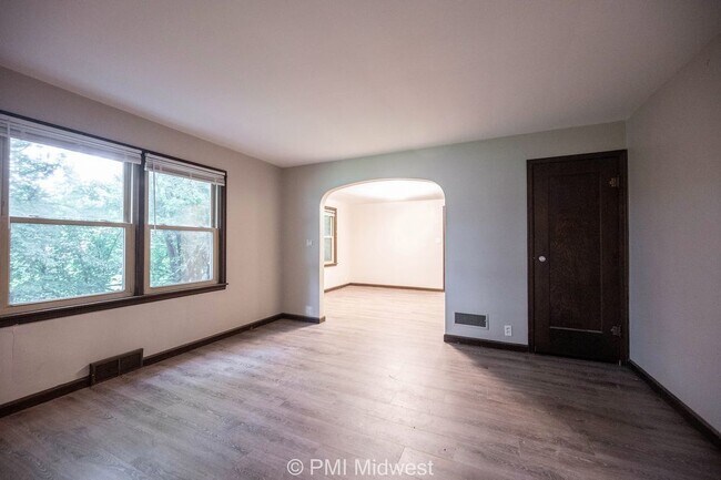 Building Photo - 58 E Troy