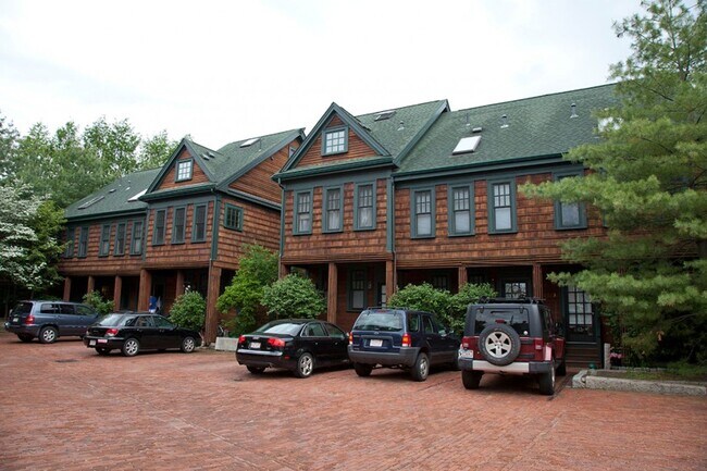 Foto del edificio - Modern 3-Bed, 2-Bath Duplex in Cambridge |...