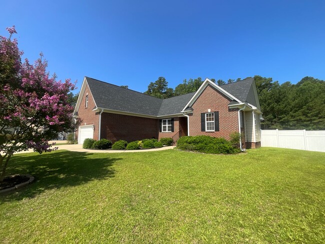 Building Photo - 404 Windover Dr