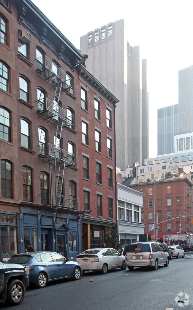 Building Photo - 155 Duane St