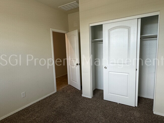 Foto del edificio - 1645 N Westfall Trail