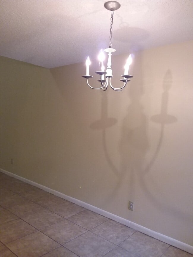 Building Photo - Two Bedroom Townhouse Near NAS Jax
