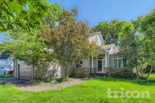 Building Photo - 2207 Raspberry Ct