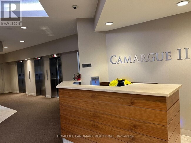 Building Photo - 10 Dean Park Rd