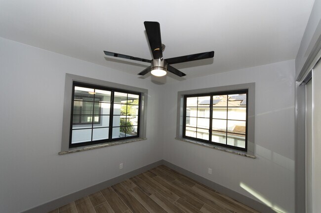 Building Photo - 827 Alder St