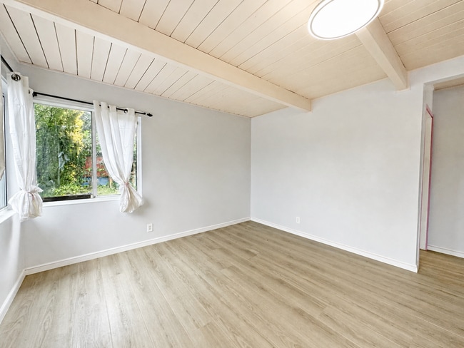 Building Photo - 3160 Groom Dr