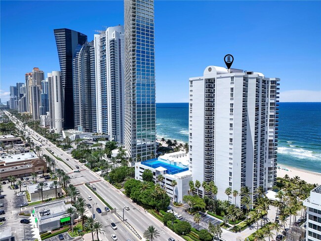 Foto del edificio - 16711 Collins Ave