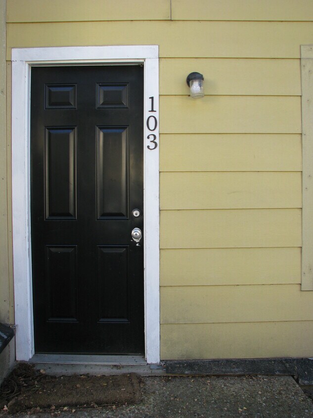 Front enterance - 6754 Eastridge Dr