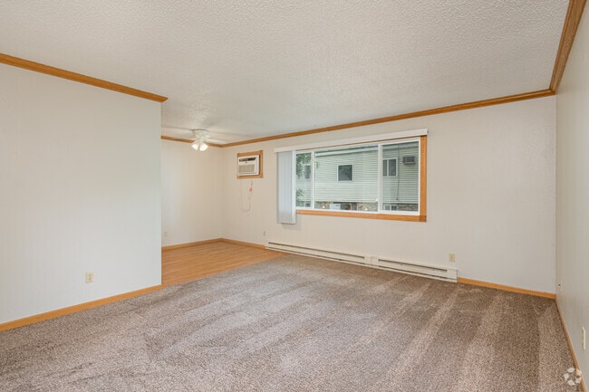 Interior Photo - Huntington Hills Apartments & Townhomes