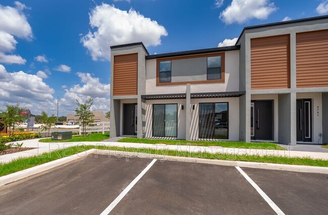 Building Photo - 8789 Zen Dr