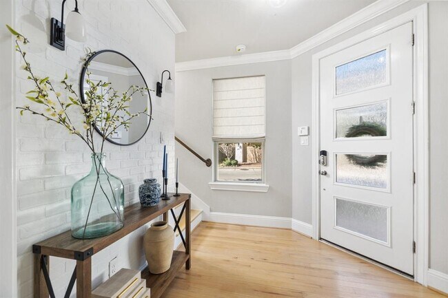 Foto del edificio - 8421 Oak Leaf Point Dr
