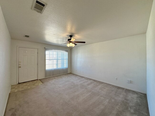 Building Photo - 5300 Lauren Lea Dr