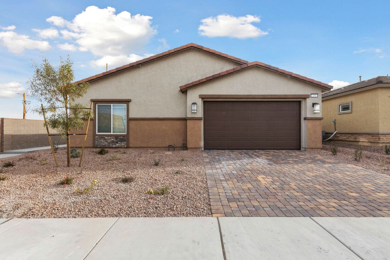 Foto principal - Newer Henderson Gated Active Adult Community!