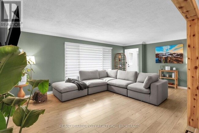 Building Photo - 18 Wakil Dr