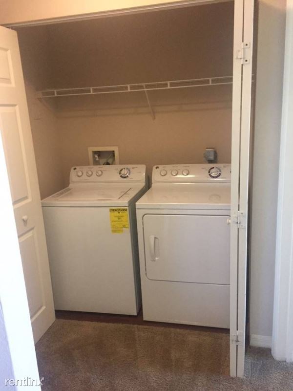 Building Photo - 3 br, 2 bath Townhome - 11850  MLK  St N