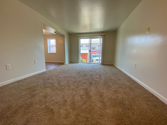 Foto del edificio - Fantastic North Hills 1 BR! Equipped Kitchen Including Dishwasher! Call TODAY!