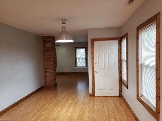 Foto del edificio - 5008 Tillman Ave