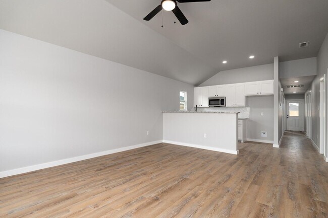 Foto del edificio - Move-In Ready Gem with No Application Fee!
