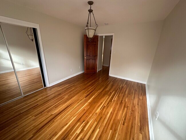 Building Photo - 4 Sayles St