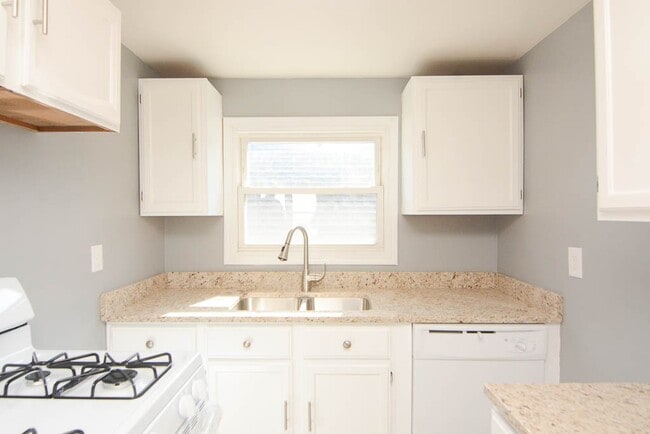 Building Photo - 3129 N Spaulding Ave