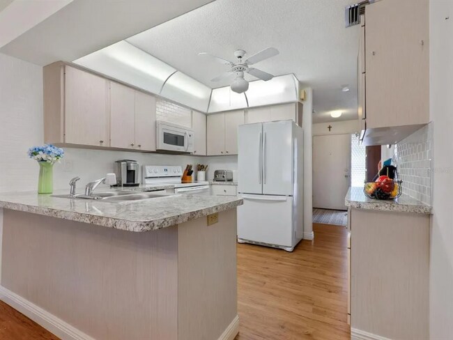 Foto del edificio - 1624 Whitehead Dr