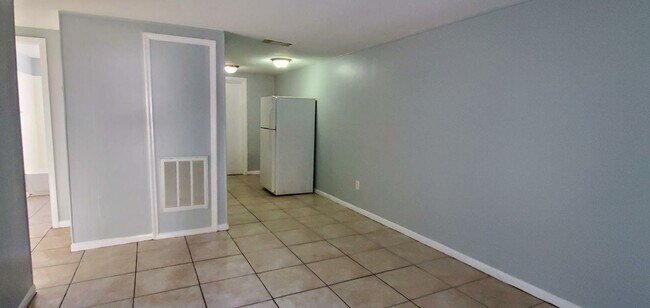 Foto del edificio - 607 S. 70th St. Unit A-B