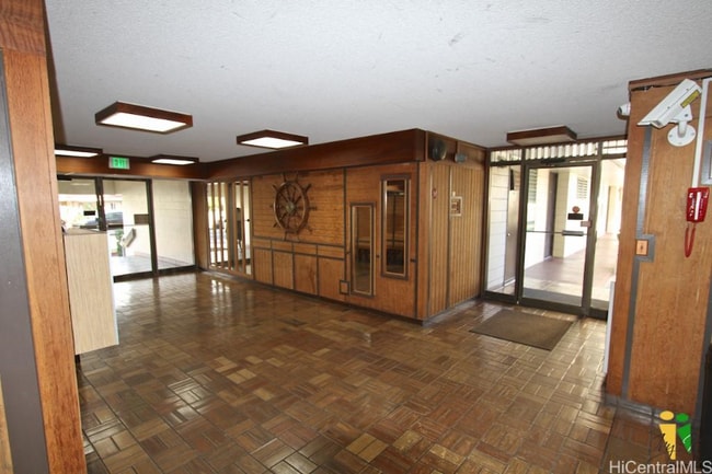 Building Photo - 5122 Likini St