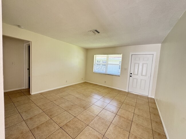 Foto del edificio - 606 SW 5th Ave