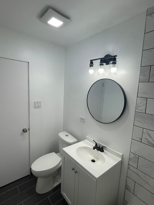 Building Photo - 148 E Quincy St