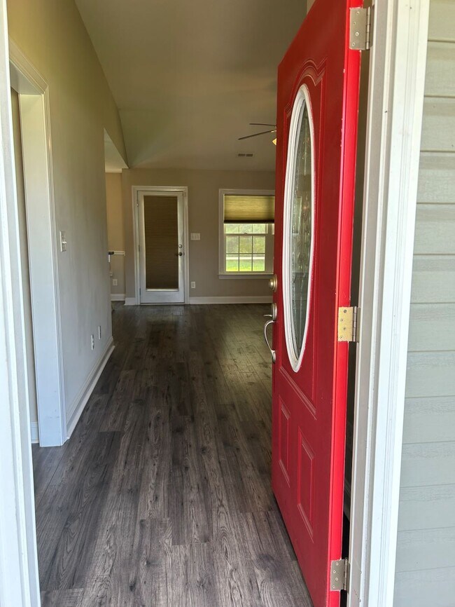 Building Photo - 440 Oakham Dr