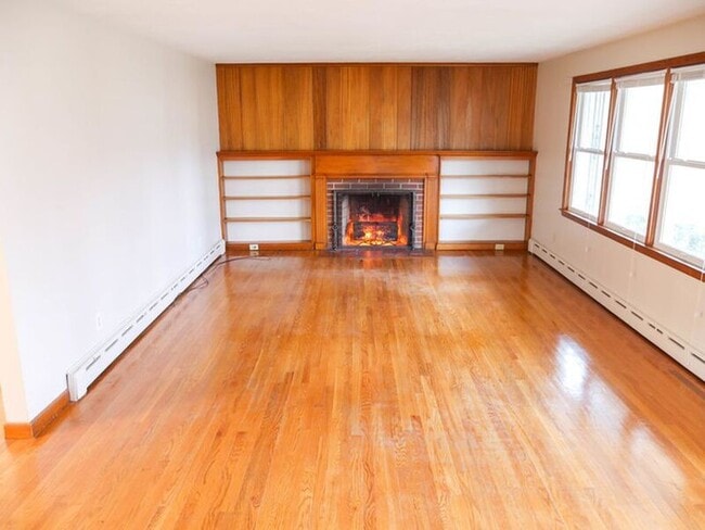 Building Photo - 4 Sunhill Dr
