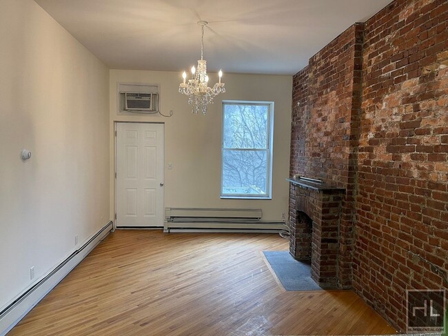 Building Photo - BRIGHT PARK SLOPE 3BR NEAR F, G & R TRAINS!!