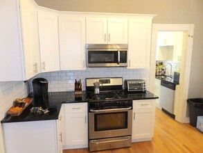 Building Photo - 51 Pearl St