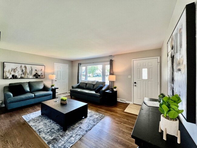 Building Photo - Cute Ranch home Middletown, OH