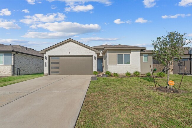 Building Photo - 8102 Buck Ln