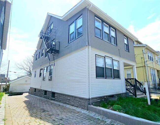 Foto del edificio - 8 Boyden Pkwy S