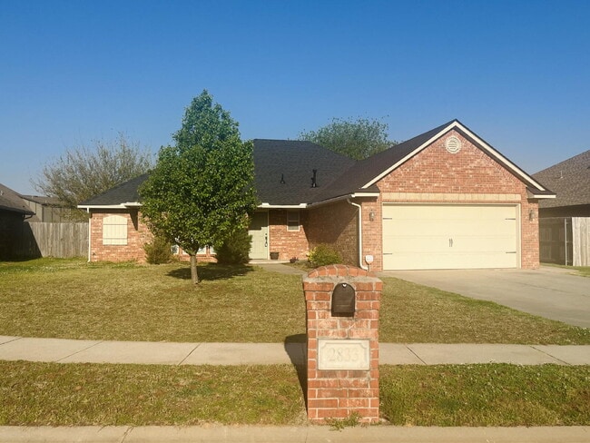 Charming 4-Bed, 2-Bath Home in Yukon - Gated Community in Mustang Public School District! - Charming 4-Bed, 2-Bath Home in Yukon - Gated Community in Mustang Public School District!