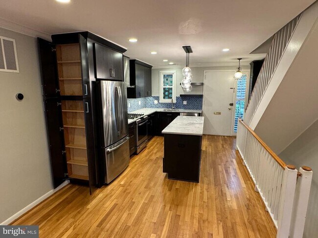 Foto del edificio - 241 G St SW